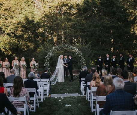Cedarmont Farm outdoor wedding ceremony