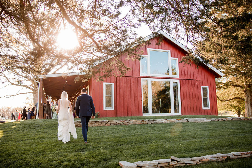 barn wedding venue at Cedarmont Farm