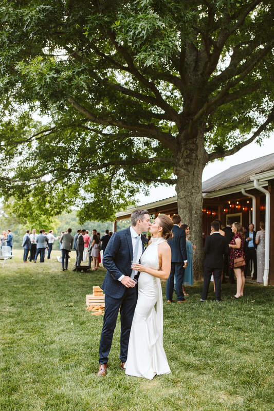 grass meadow with shade tree coverage at TN wedding venue